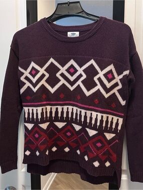 Old Navy Plum Crewneck Sweater with Ivory and Berry Fair Isle Motif